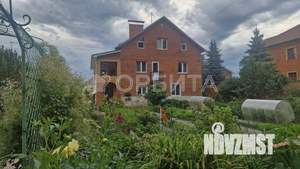 Дом 296м², 2-этажный, участок 15 сот.