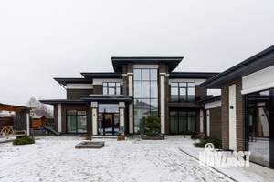 Дом 258м², 2-этажный, участок 12 сот.