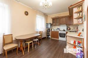 Дом 236м², 3-этажный, участок 5 сот.