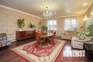 Дом 470м², 2-этажный, участок 12 сот.