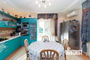 Дом 220м², 2-этажный, участок 10 сот.