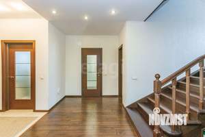 Дом 250м², 3-этажный, участок 10 сот.