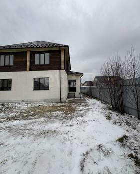 Дом 212м², 3-этажный, участок 8 сот.