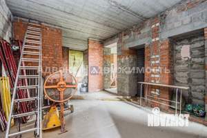 Коттедж 350м², 3-этажный, участок 10 сот.