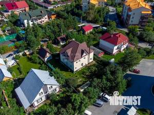 Дом 373м², 3-этажный, участок 10 сот.