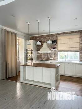 Дом 224м², 2-этажный, участок 10 сот.