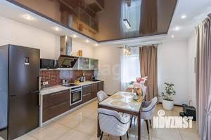 Дом 250м², 3-этажный, участок 10 сот.