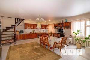 Дом 174м², 2-этажный, участок 3 сот.