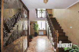 Дом 220м², 2-этажный, участок 9 сот.