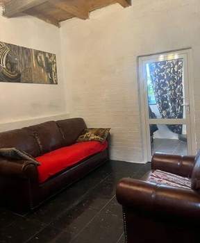 Дом 232м&sup2;, 3-этажный, на длительный срок, 