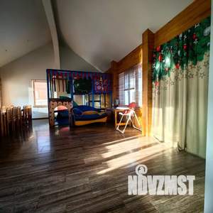 Дом 185м&sup2;, 2-этажный, посуточно, 