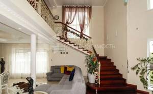 Дом 260м&sup2;, 2-этажный, на длительный срок, 