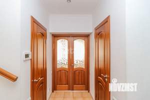 Дом 200м², 2-этажный, на длительный срок, 