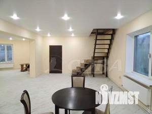 Коттедж 180м&sup2;, 2-этажный, на длительный срок, 