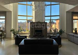 Дом 1056м&sup2;, 3-этажный, на длительный срок, 