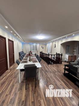 Коттедж 260м&sup2;, 2-этажный, на длительный срок, 