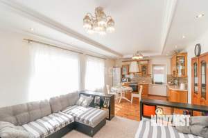 Дом 200м², 2-этажный, на длительный срок, 