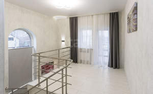 Дом 214м&sup2;, 2-этажный, на длительный срок, 