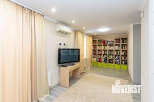 Дом 270м², 3-этажный, на длительный срок, 