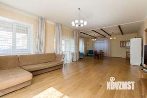Дом 180м², 2-этажный, на длительный срок, 
