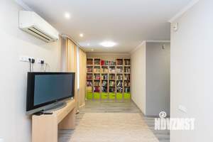 Дом 270м², 3-этажный, на длительный срок, 