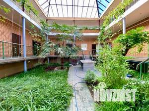 Коттедж 700м&sup2;, 1-этажный, на длительный срок, 