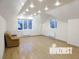 Коттедж 180м&sup2;, 2-этажный, на длительный срок, 