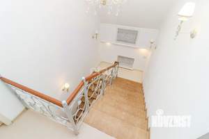 Дом 200м², 2-этажный, на длительный срок, 