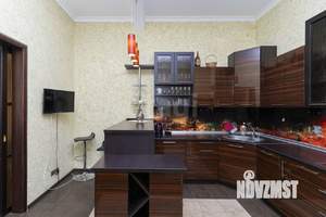 Дом 200м², 2-этажный, на длительный срок, 