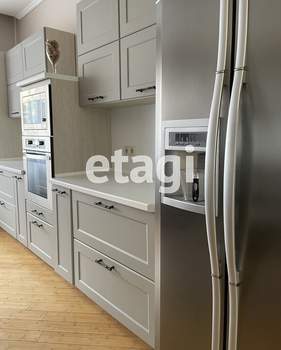 Дом 197м&sup2;, 2-этажный, на длительный срок, 