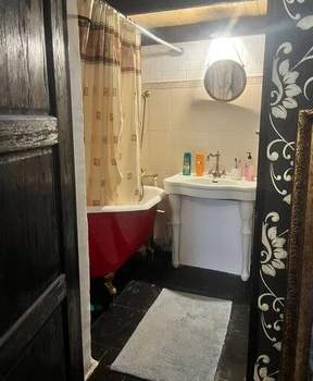 Дом 232м&sup2;, 3-этажный, на длительный срок, 