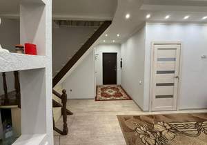 Дом 100м², 2-этажный, на длительный срок, 