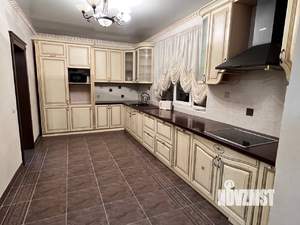 Дом 280м², 3-этажный, посуточно, 