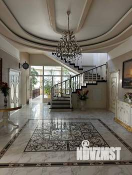 Коттедж 700м&sup2;, 2-этажный, на длительный срок, 