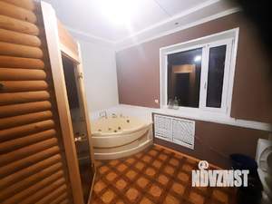 Коттедж 250м&sup2;, 2-этажный, на длительный срок, 