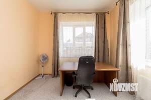 Дом 180м², 2-этажный, на длительный срок, 