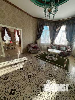 Коттедж 700м&sup2;, 2-этажный, на длительный срок, 