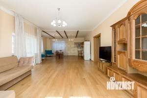 Дом 180м², 2-этажный, на длительный срок, 