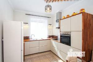 Дом 200м&sup2;, 1-этажный, на длительный срок, 