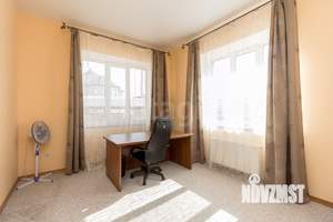 Дом 180м², 2-этажный, на длительный срок, 