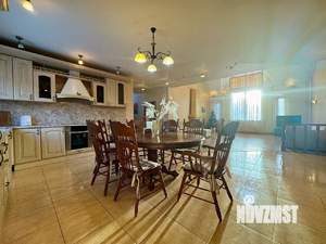 Дом 300м&sup2;, 2-этажный, посуточно, 