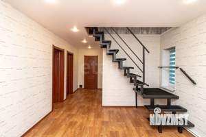 Дом 100м&sup2;, 2-этажный, участок 3 сот.  