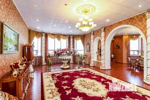 Дом 583м&sup2;, 3-этажный, участок 18 сот.  