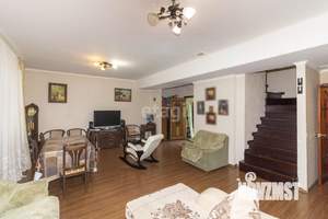 Дом 401м&sup2;, 2-этажный, участок 10 сот.  