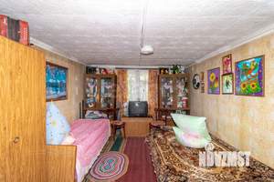 Дом 18м&sup2;, 2-этажный, участок 6 сот.  