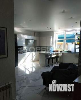 Дом 137м&sup2;, 2-этажный, участок 5 сот.  