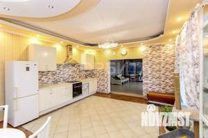 Дом 204м&sup2;, 2-этажный, участок 10 сот.  