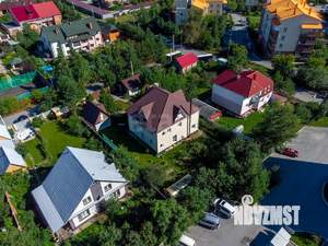 Дом 373м&sup2;, 3-этажный, участок 10 сот.  