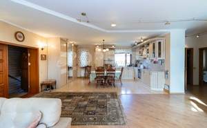 Дом 350м&sup2;, 2-этажный, участок 0 сот.  