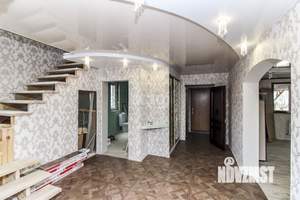 Дом 225м², 2-этажный, участок 10 сот.  